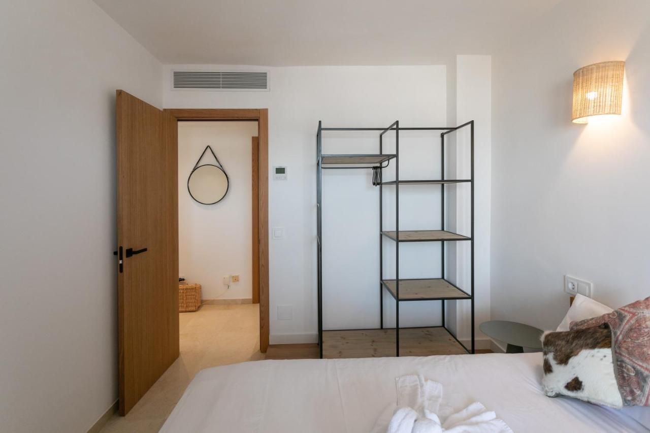 Beachfront Holiday Apartment Lotja 7 - Grupo Berna Colonia de Sant Jordi Exteriör bild
