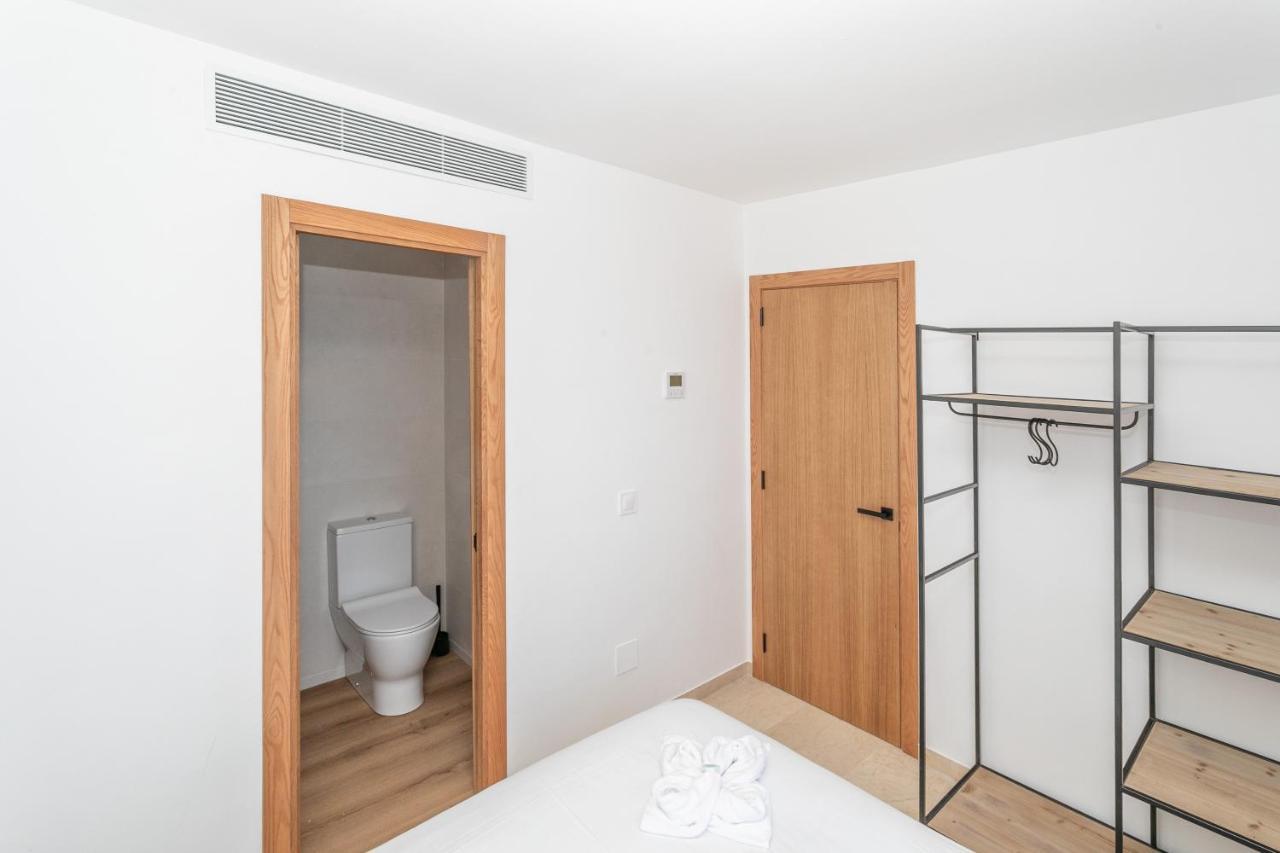 Beachfront Holiday Apartment Lotja 7 - Grupo Berna Colonia de Sant Jordi Exteriör bild